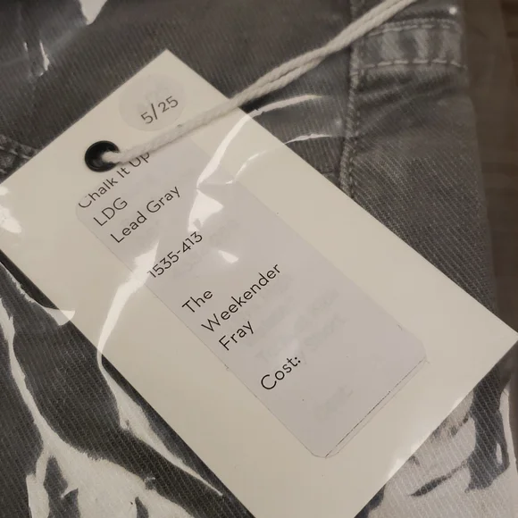 MOTHER The Weekender Fray in Lead Gray (26" waist) - Picture 14 of 14